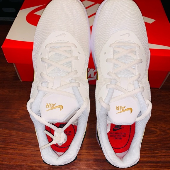 WMNS Nike Air Max Oketo - Picture 3 of 8